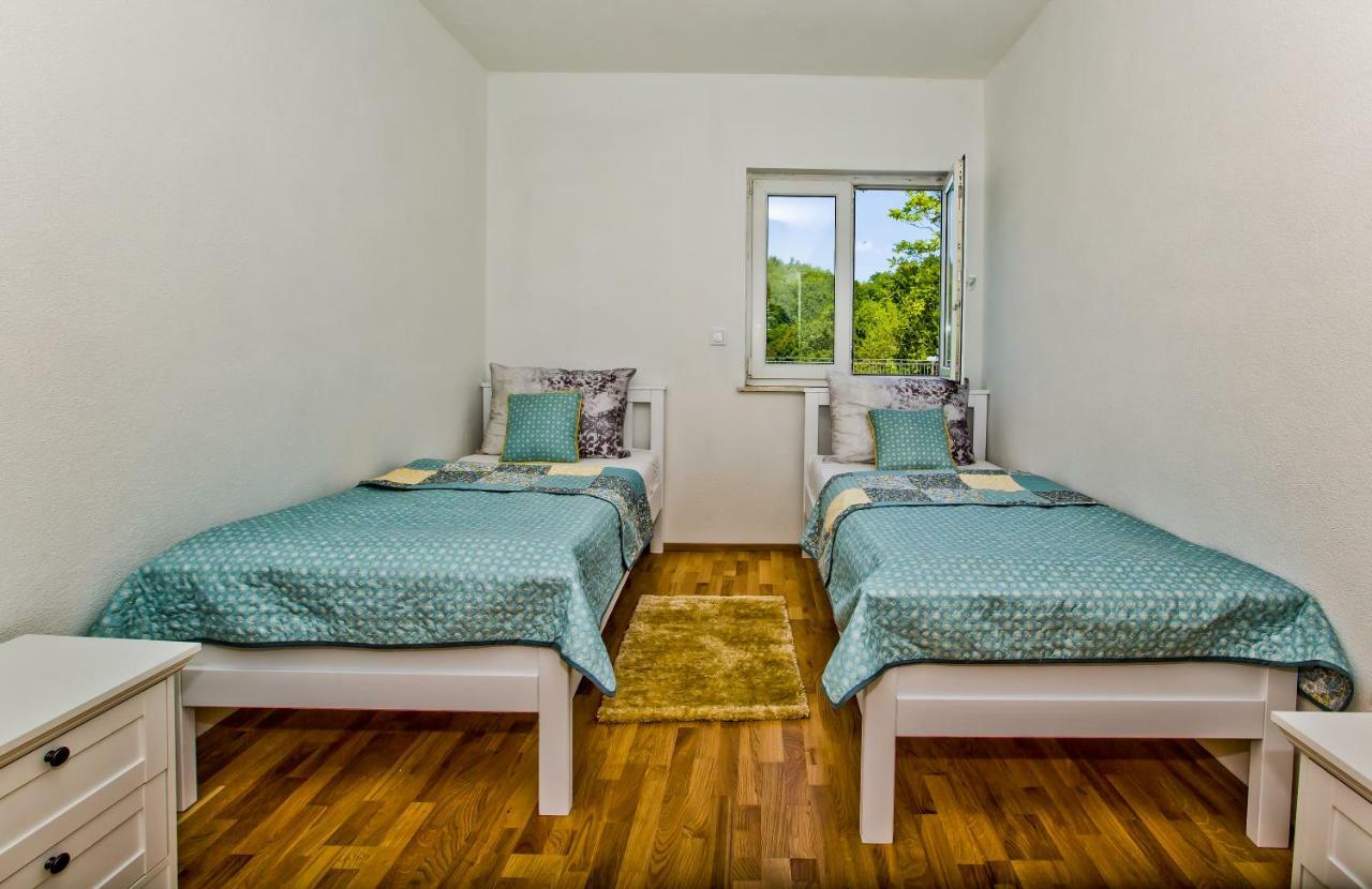 Forest House Silva Hrvace ภายนอก รูปภาพ